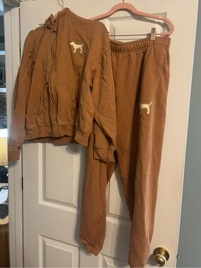 Brown Victoria’s Secret PINK set